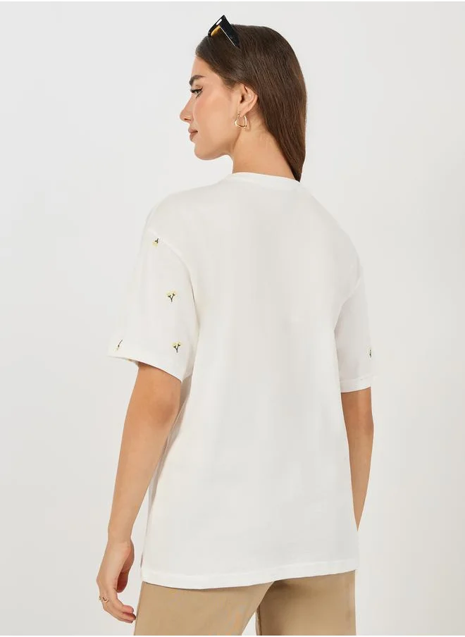 ستايلي Oversized Embroidery Detail T-Shirt