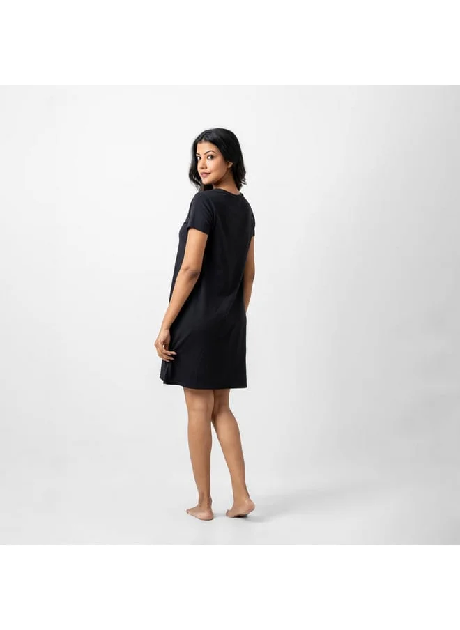 Aadaraya Aadaraya Slogan Print Sleepshirt with Short Sleeves and Crew Neck