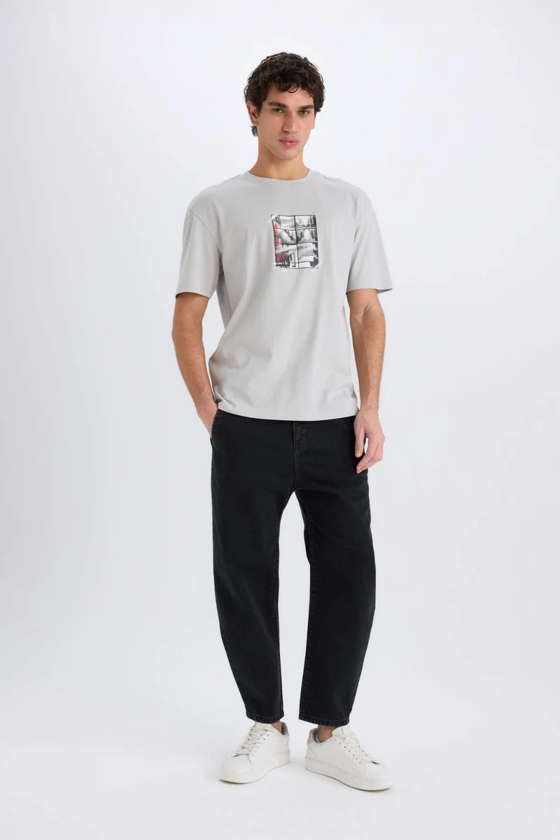 ديفاكتو Boxy Fit Crew Neck Printed Short Sleeve T-Shirt