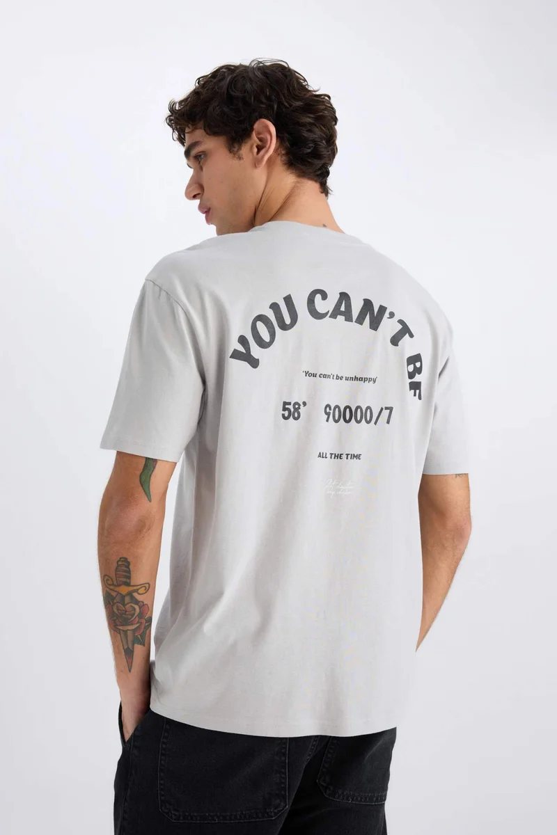 ديفاكتو Boxy Fit Crew Neck Printed Short Sleeve T-Shirt