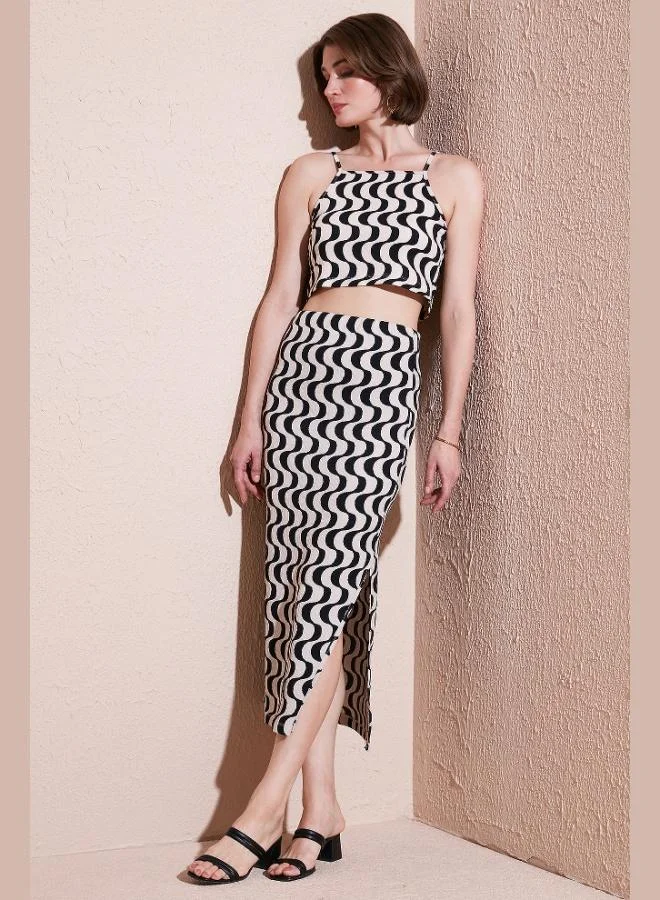 ليلا طقم ليلا ضيق بحمالات مع فتحة للنساء