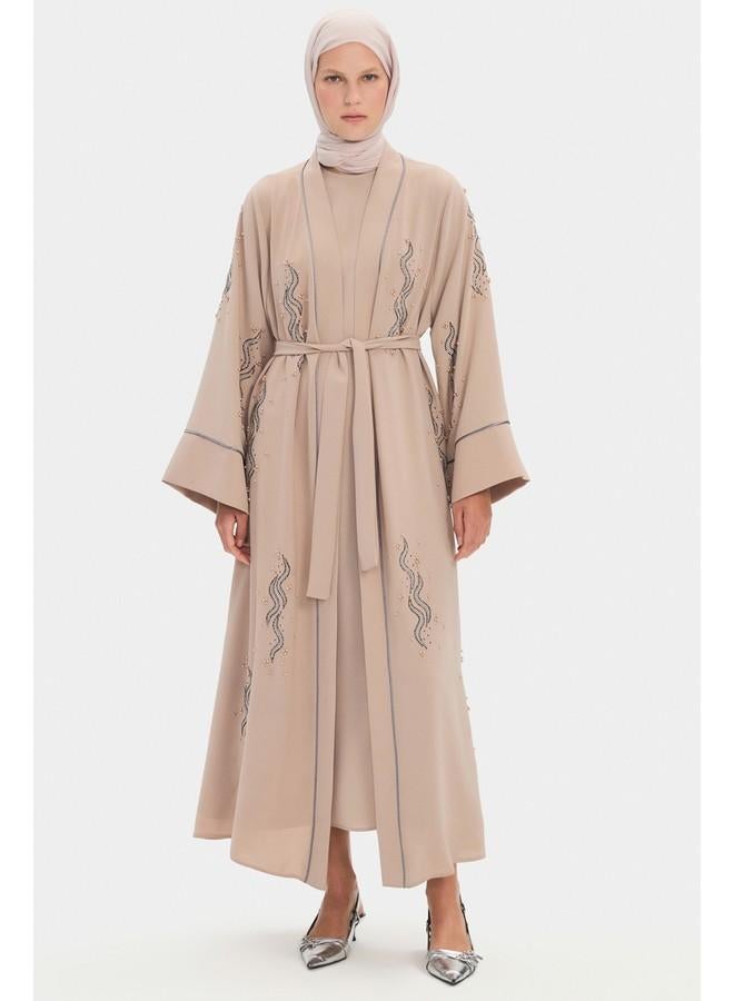 جون عباية نسائية بحزام خصر مزين بالخرز بيج - Image 1