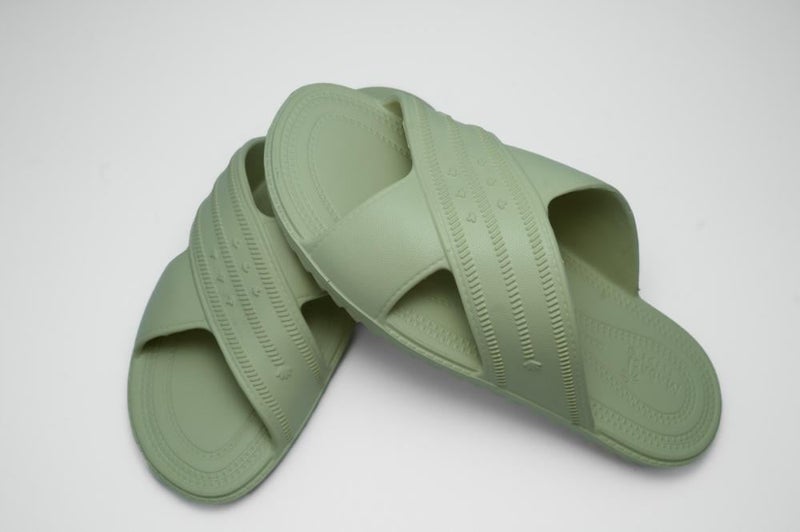 Madas Oyster Slide Waterproof Beach Slides - Unisex - Image 1