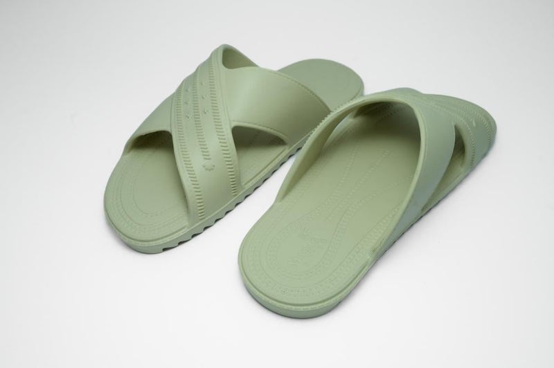 Madas Oyster Slide Waterproof Beach Slides - Unisex - Image 5