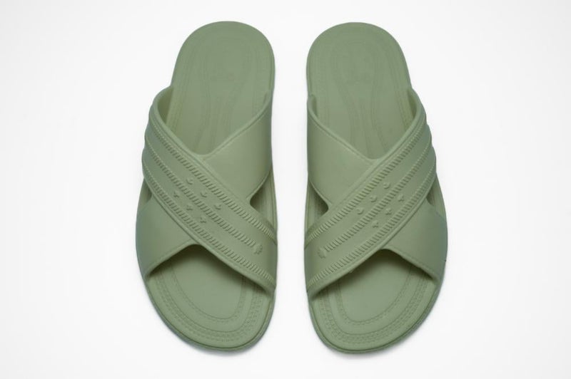 Madas Oyster Slide Waterproof Beach Slides - Unisex - Image 2