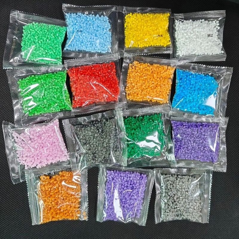 1000 Pcs 2.6mm Pony Beads Random Color Bulk Pack D6 - Image 2