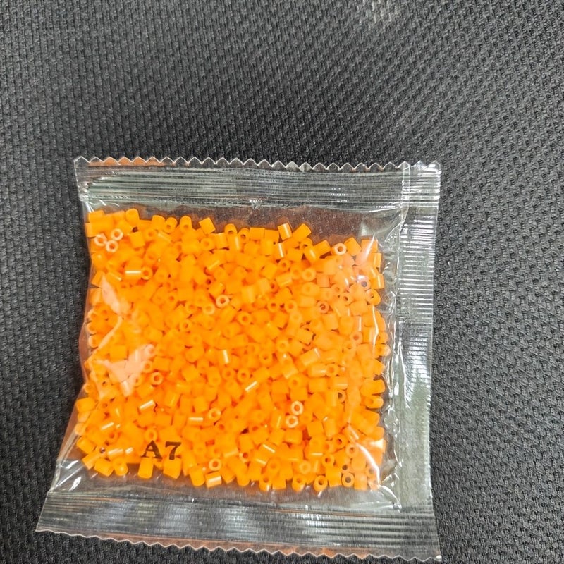 1000 Pcs 2.6mm Pony Beads Random Color Bulk Pack D6 - Image 5