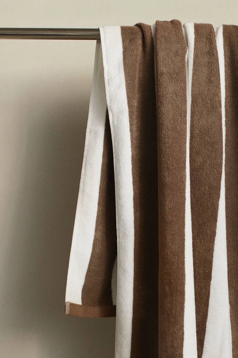 اتش اند ام منشفة استحمام