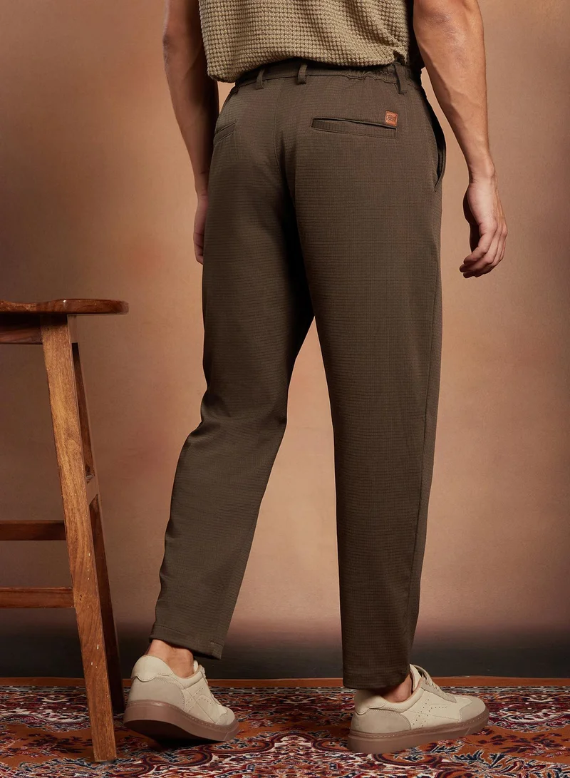 Campus Sutra Campus Sutra Men's Coffee Brown Waffle Chino Trousers For Casual Wear | Mid-Rise | Regular Fit | Drawstring Closure | Trousers Crafted With Comfort Fit For Everyday Wear