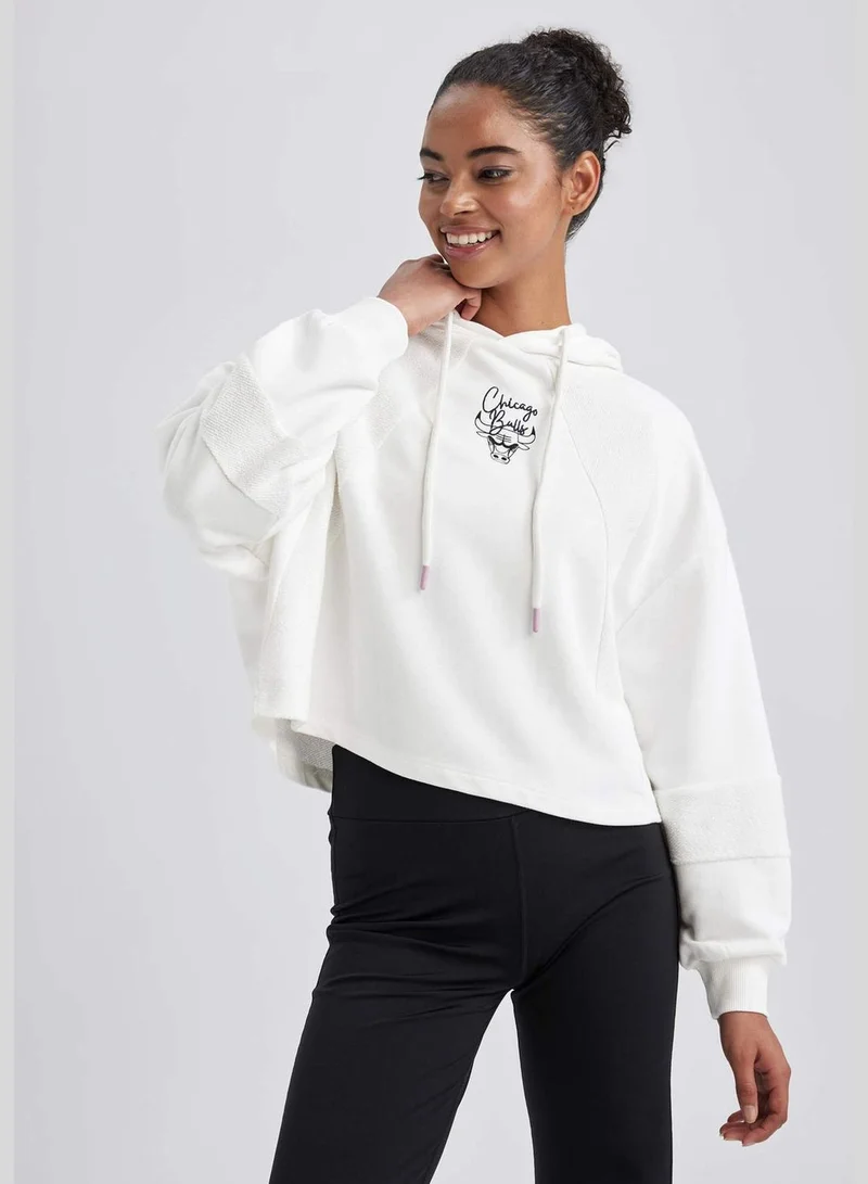 DeFacto Woman NBA Chicago Bulls Licenced Hooded Long Sleeve Knitted Sweatshirt