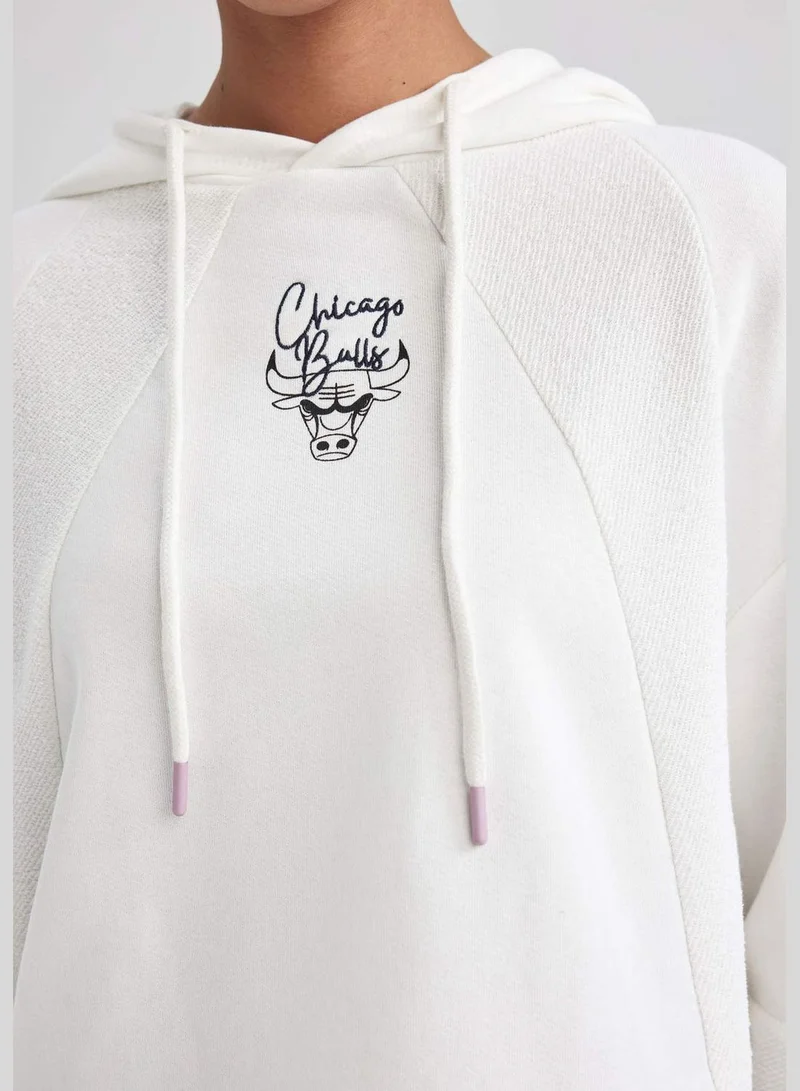 DeFacto Woman NBA Chicago Bulls Licenced Hooded Long Sleeve Knitted Sweatshirt