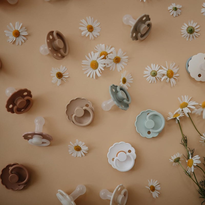 FRIGG لهاية FRIGG Daisy SilkySoft سيليكون للأطفال مصنوعة في الدنمارك خالية من BPA قطن حلوى الرمل 06 أشهر - Image 2