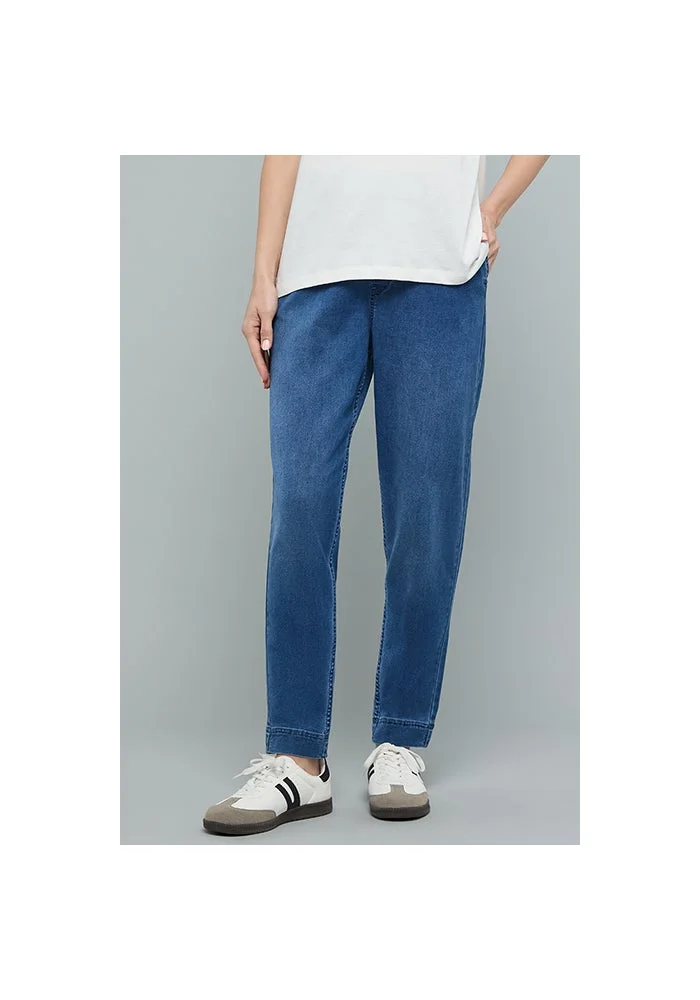 Washed Mom Fit Jeans with Button Closure