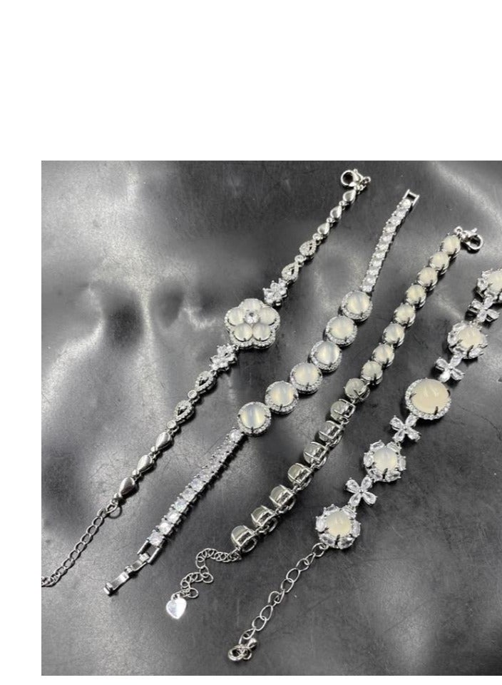 Women's Exquisite High-End Atmospheric Bracelet  - Image 3