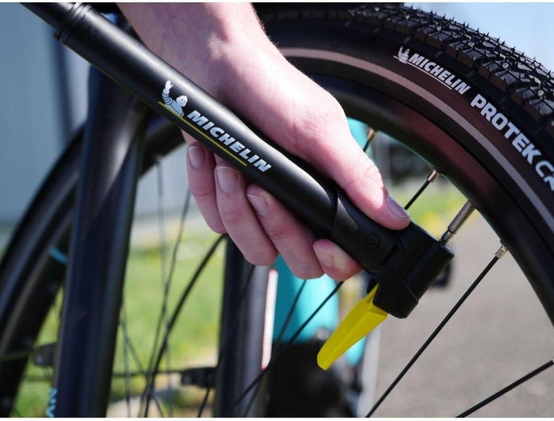 MICHELIN - Air Tech Dual-Head Aluminium Mini Pump - Max Pressure 8 Bar/120 PSI - Lightweight and Easy to Use - T-Handle - Bicycle Attachment Included - Compatible Presta, Schrader, Dunlop Valves - Image 3