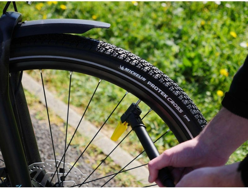 MICHELIN - Air Tech Dual-Head Aluminium Mini Pump - Max Pressure 8 Bar/120 PSI - Lightweight and Easy to Use - T-Handle - Bicycle Attachment Included - Compatible Presta, Schrader, Dunlop Valves - Image 5
