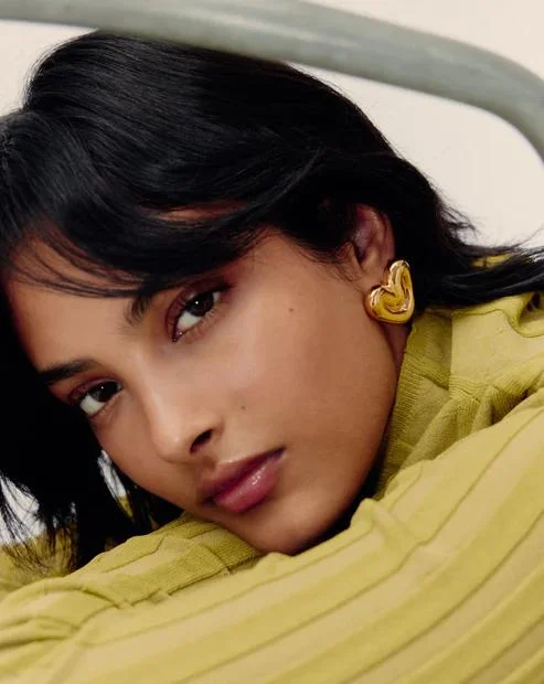 ميسوما Fluid Stud Earrings