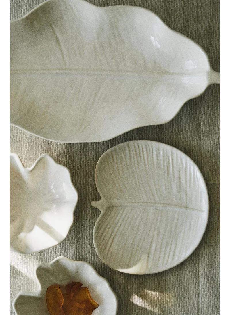 H&M Small stoneware serving plate