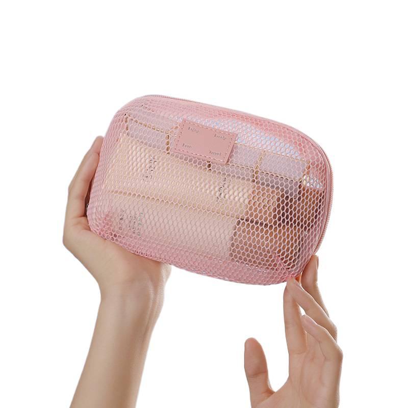 طقم حقائب صغيرة باللون أخضر سهل الحمل شفافة كطقم وبتصميم منظم ومنظم للسفر لـ المكياج وأدوات العناية والإكسسوارات الصغيرة وتجهيزات السفر والتخزين اليومي المنظم أثناء التنقل - Image 4