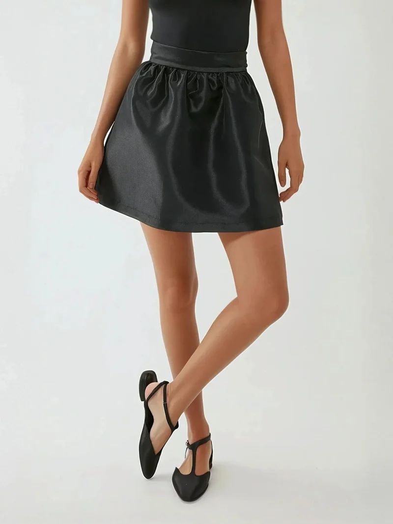 زوبعة تنورة قصيرة بخصر عالٍ بتصميم بالون