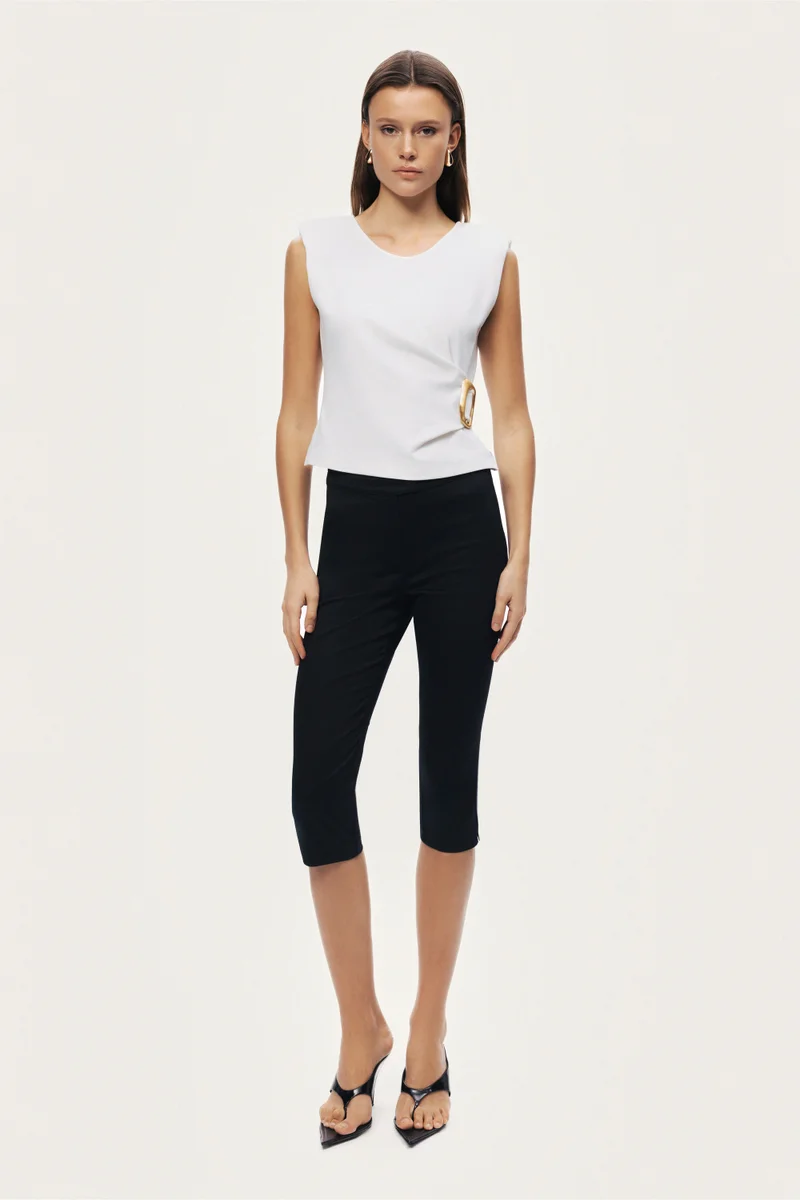 نوكتورن Sleeveless Buckle-Detail Blouse