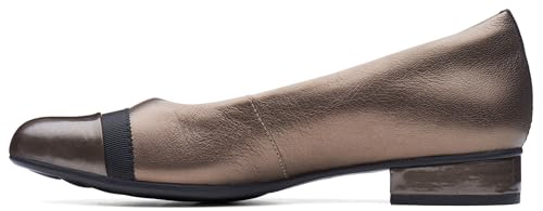 Clarks Women's Juliet Monte Pump, pewter leather/synthetic,7 Wide - Image 4
