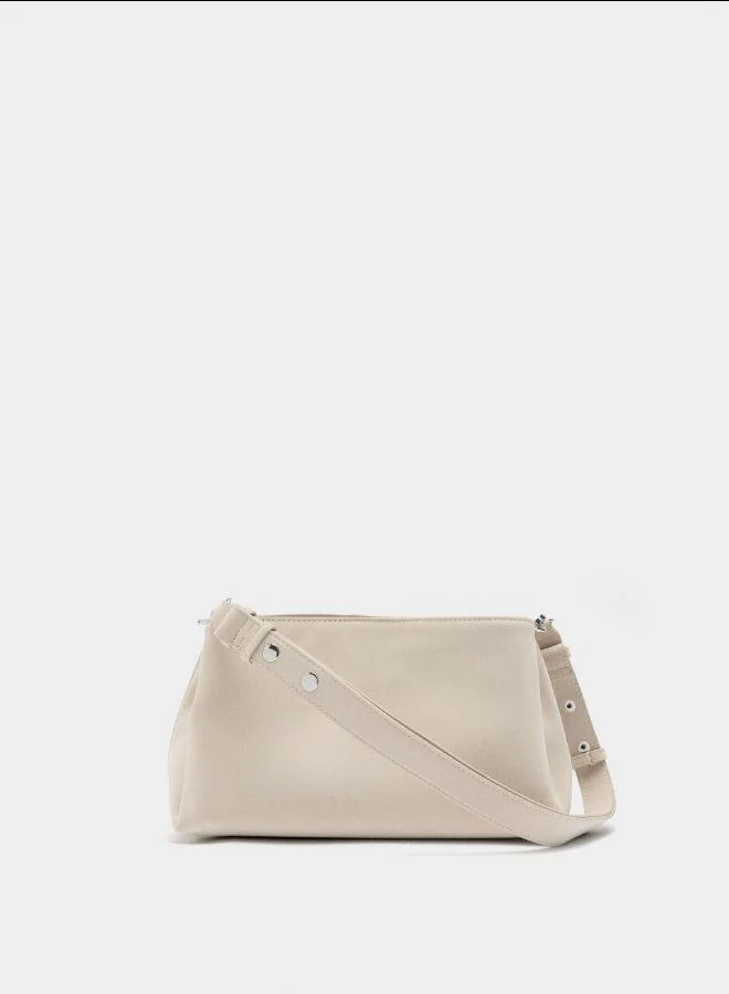 بارفوا حقيبة كتف ذات ملمس ناعم