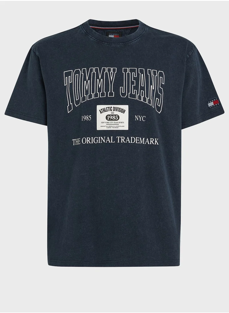 TOMMY JEANS Graphic Crew Neck T-Shirt