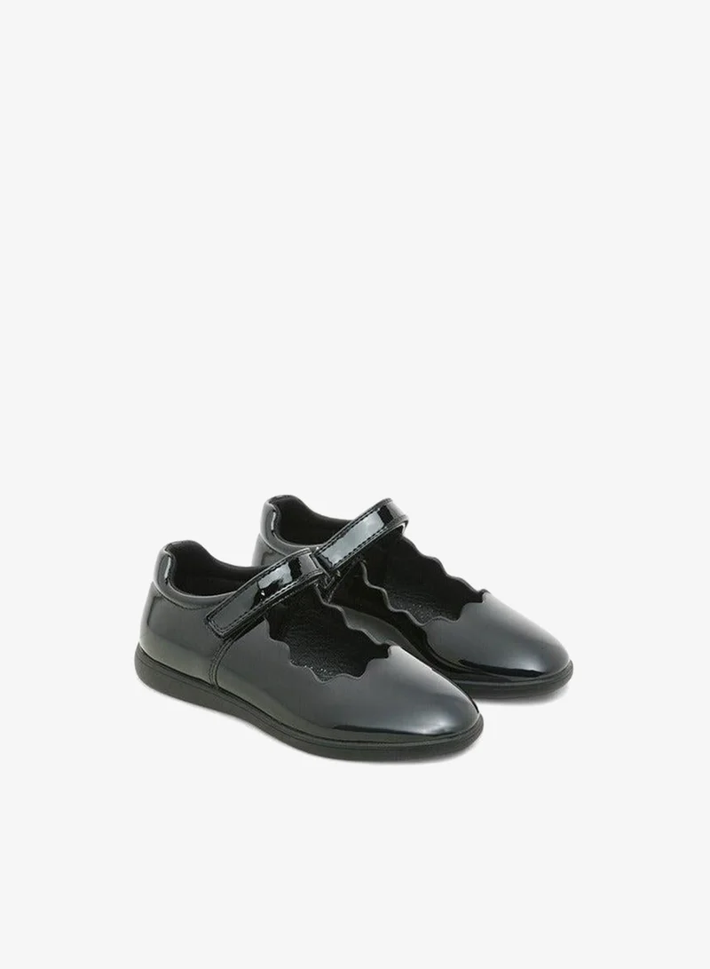JUNIORS Girls Scallop Detail School Shoes with Hook and Loop Closure