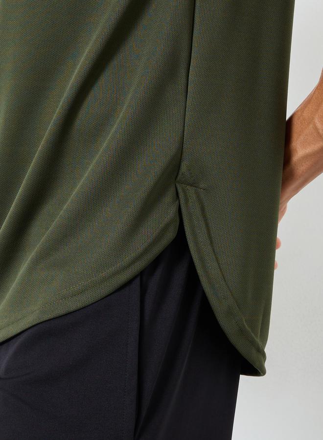 ستايلي اكتيف تيشيرت كت بتفاصيل شق جانبي - Image 4