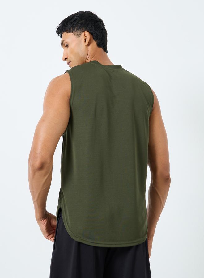 ستايلي اكتيف تيشيرت كت بتفاصيل شق جانبي - Image 5