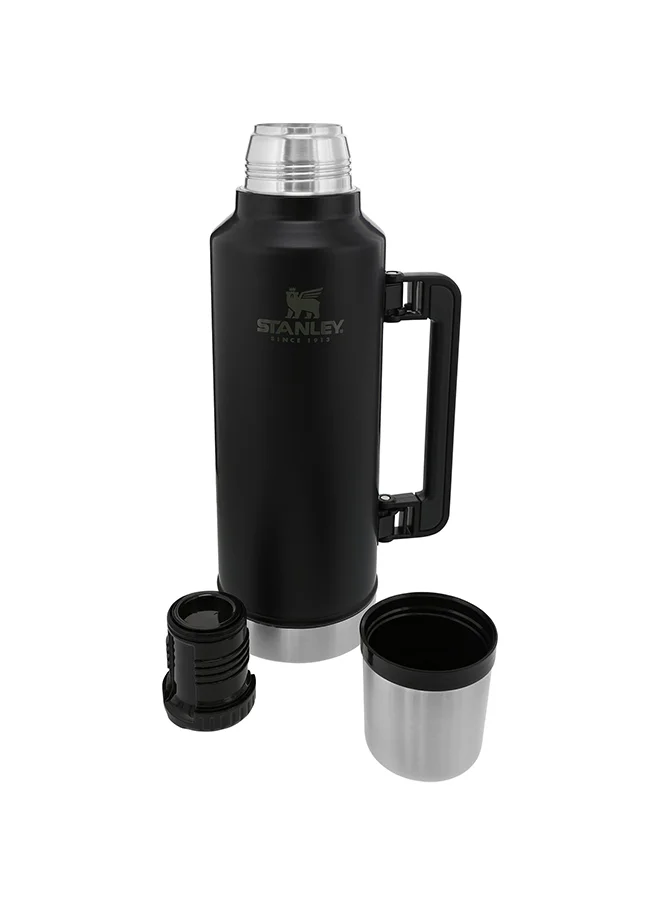 ستانلي Stanley Classic Legendary Bottle 1.9L / 2.0QT Matte Black â€“ BPA FREE Stainless Steel Thermos | Hot for 45 Hours | Leakproof Lid Doubles as Cup | Dishwasher Safe | Lifetime Warranty