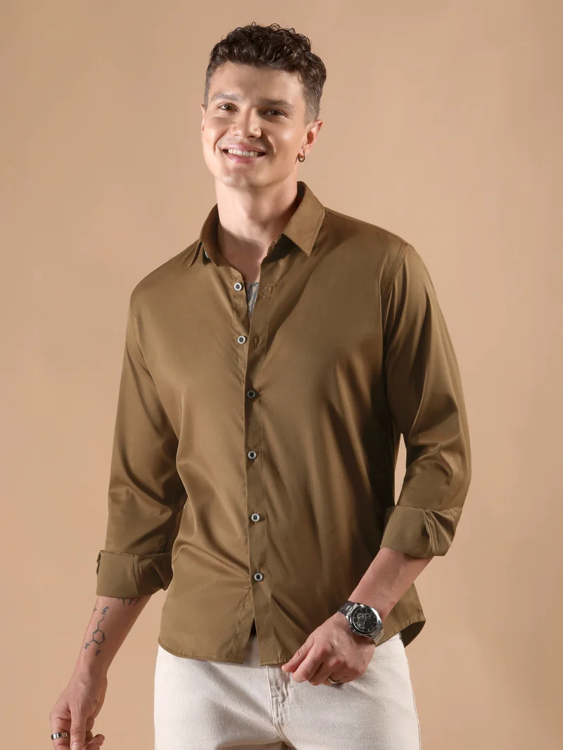 Beyoung Brown Solid Regular Fit Shirt