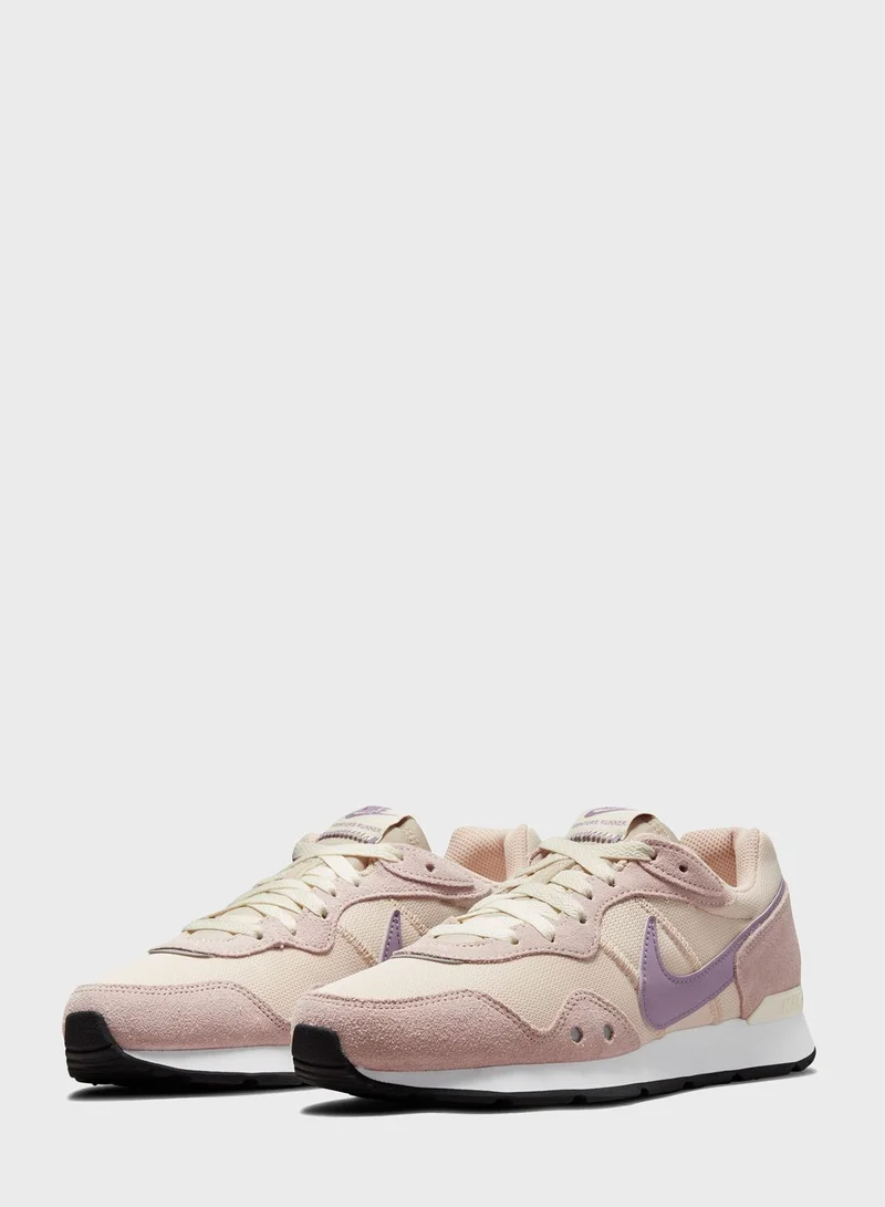 Nike Venture Runner