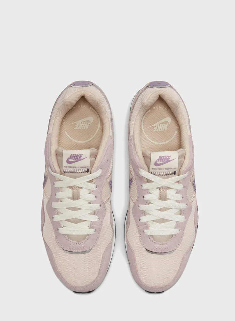 Nike Venture Runner