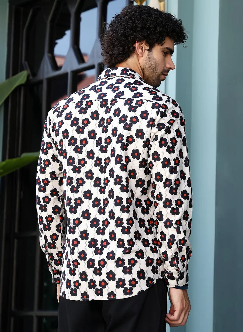 Campus Sutra Men's Onyx Black & Crimson Red Retro-Bloom Tactile Shirt