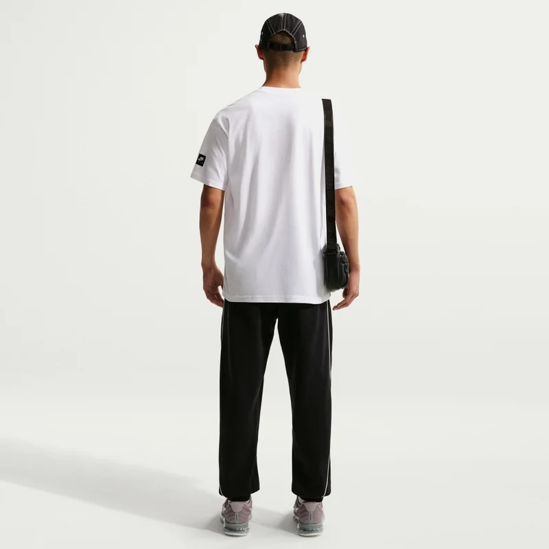 نايكي Men’s Sportswear T-Shirt