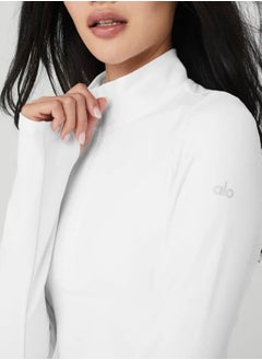 alo alo's new slim-fitting yoga wear for women's sports  - Image 2