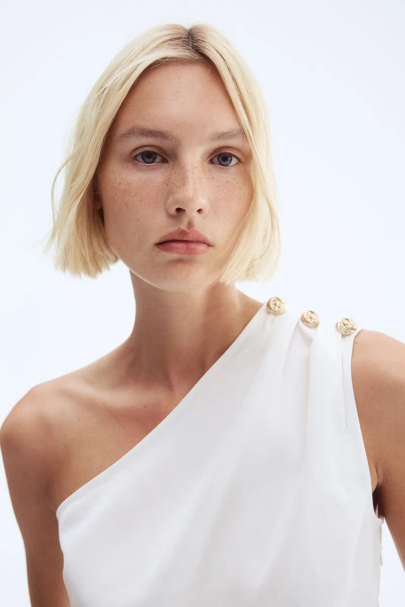 اتش اند ام بلوزة بكتف واحد وأزرار