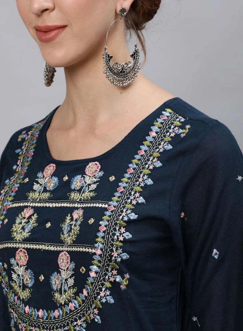 آي شين كُرتا قطنية بلون أزرق داكن