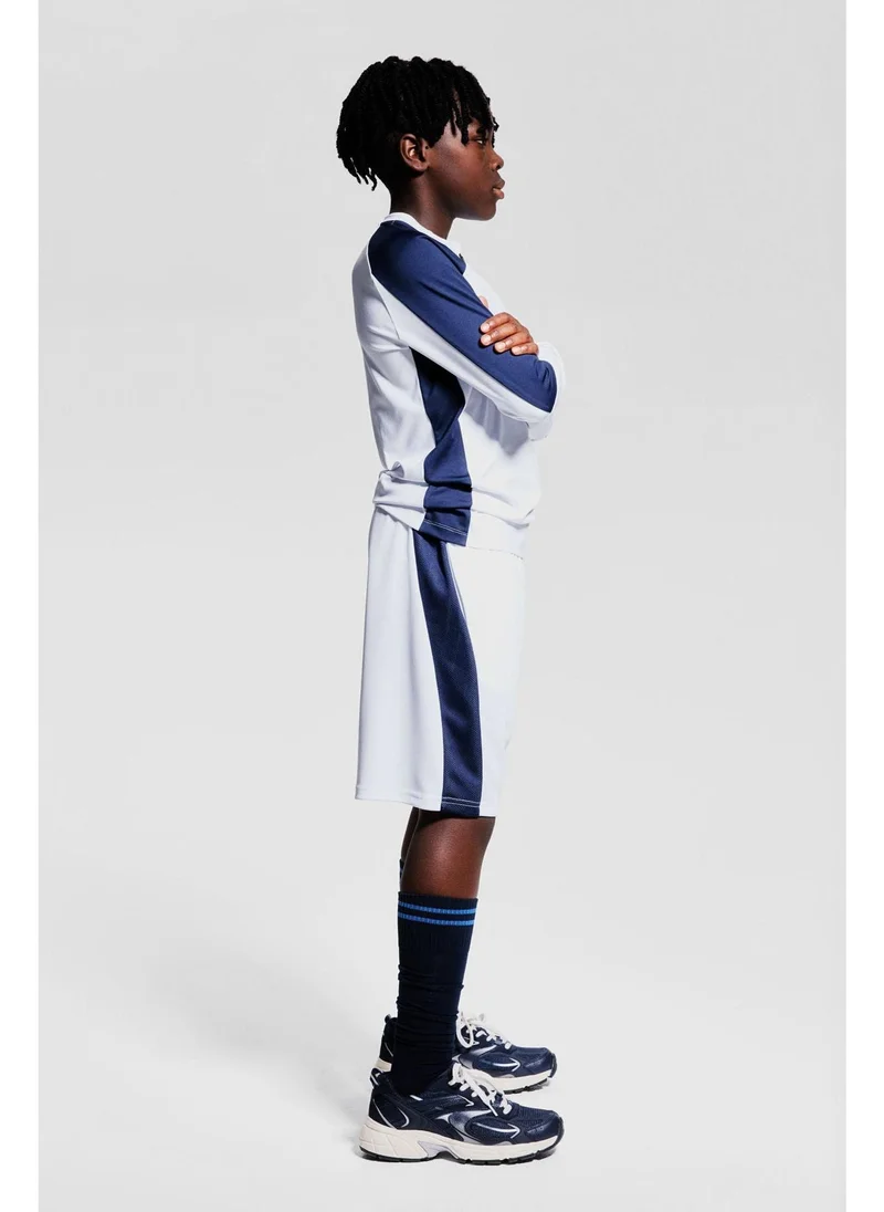 H&M Mid layer football top with DryMove™