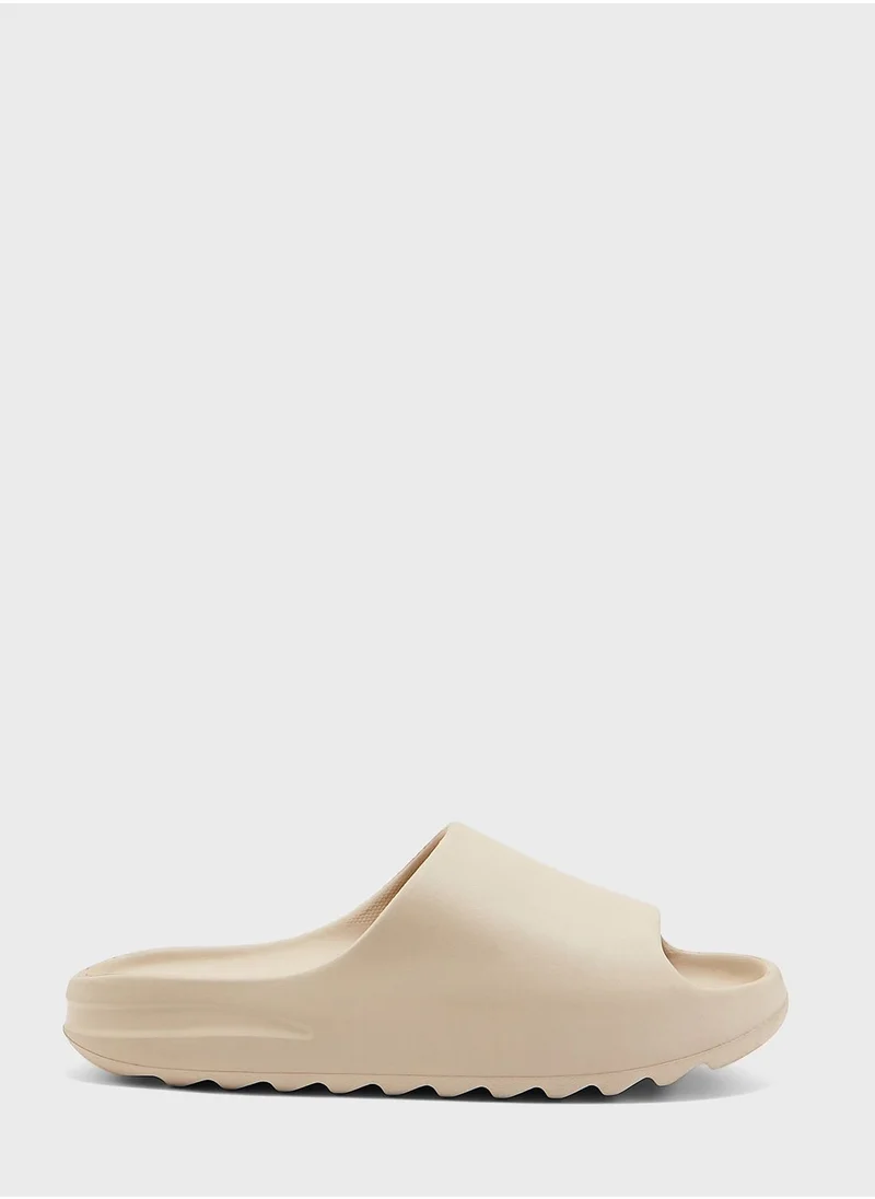 BRAVE SOUL Yaz 2 Slider Sandals