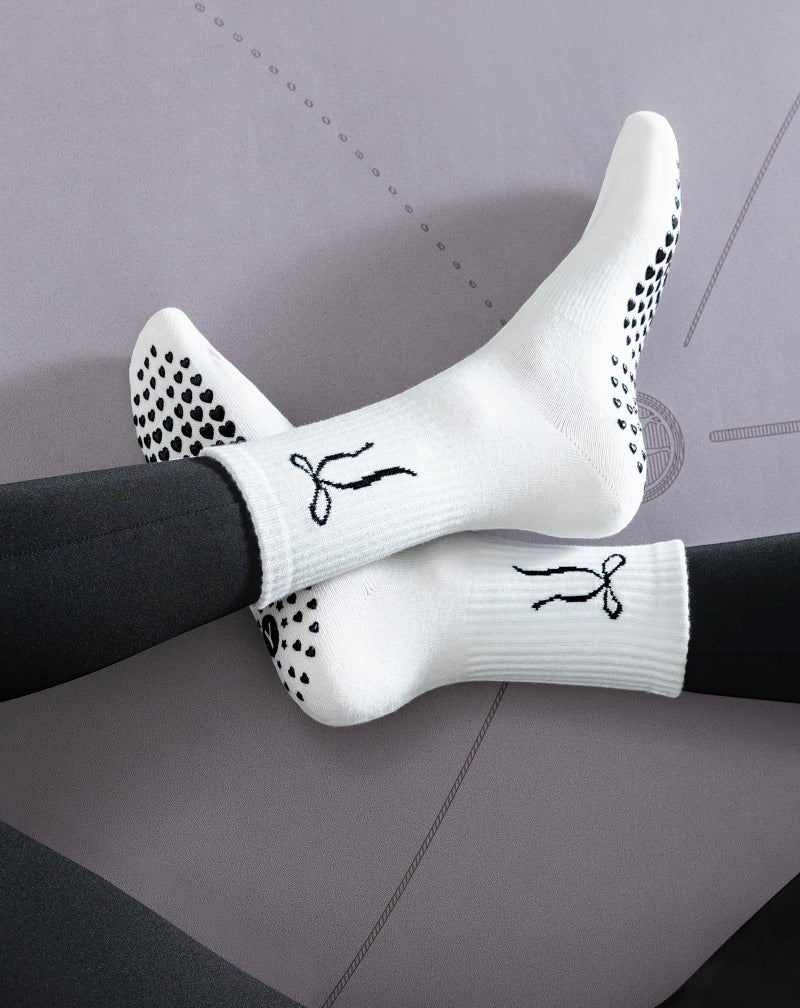 Yawlsow Pilates Grip Socks for Women Yoga Grippy Socks Cute Barre Non Skid Athletic Crew Sticky Sock Workout Hospital (US, Alpha, One Size, Regular, Regular, 1 Pack-Black-Big Bow) - Image 3