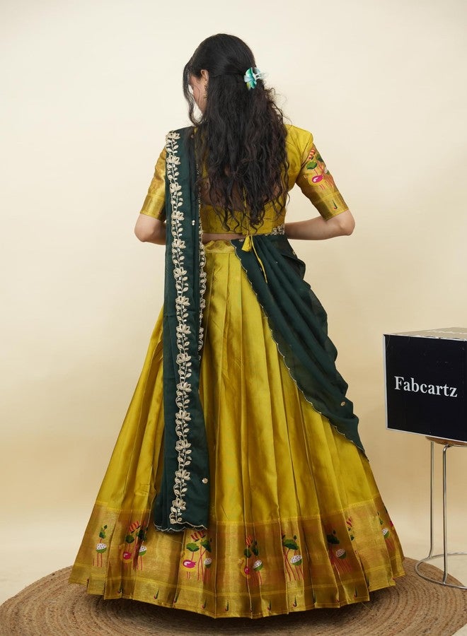 Fabcartz طقم ليهينغا تشولي نصف ساري غير مخيط بتصميم جنوب هندي جميل من فاب كارتز مع بلوزة وشال للنساء | KV249 (أصفر) - Image 1