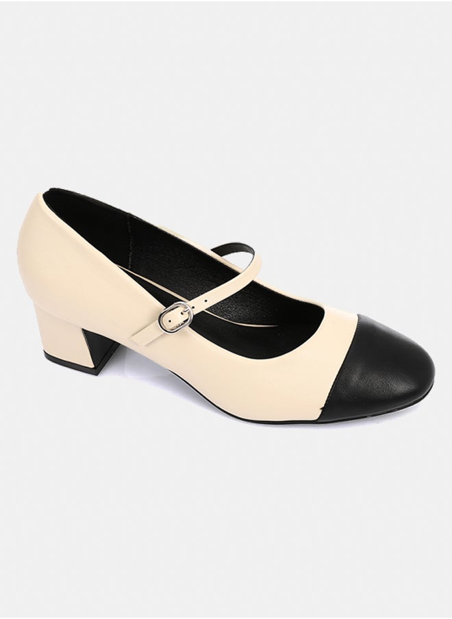 DejaVu Fashionable Heeled Shoe  - Image 1