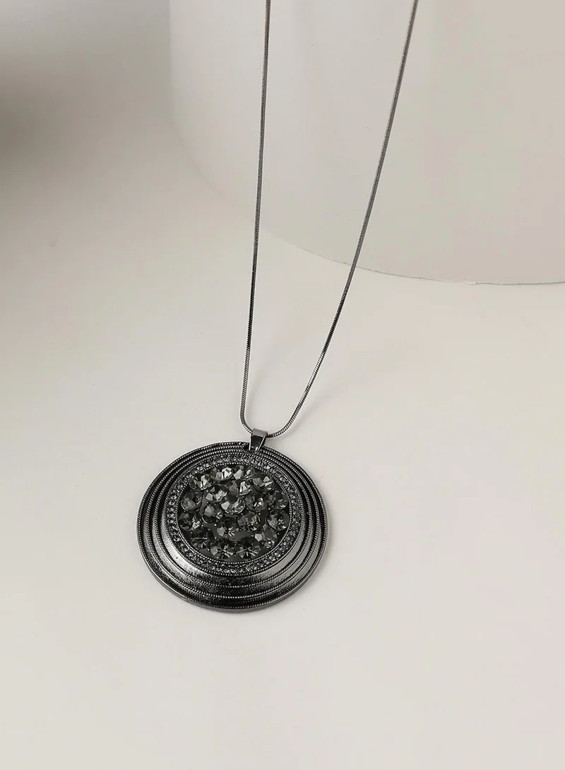SOHI Embellished Circular Artificial Pendant Necklace Jewellery
