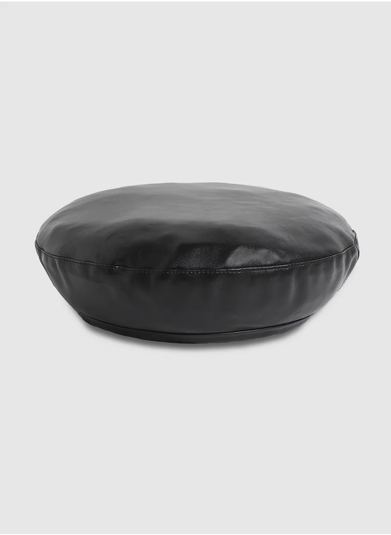 Haute Sauce Flat Grain Beret Hat - Black