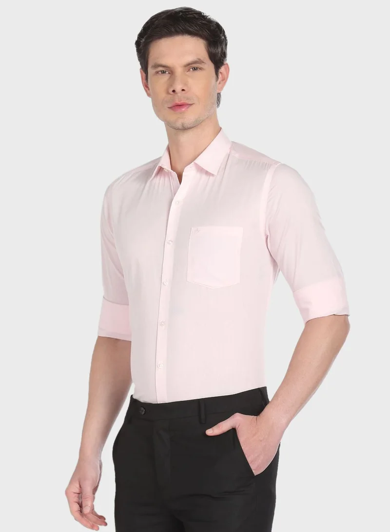 ارو قميص أساسي بقصة عادية