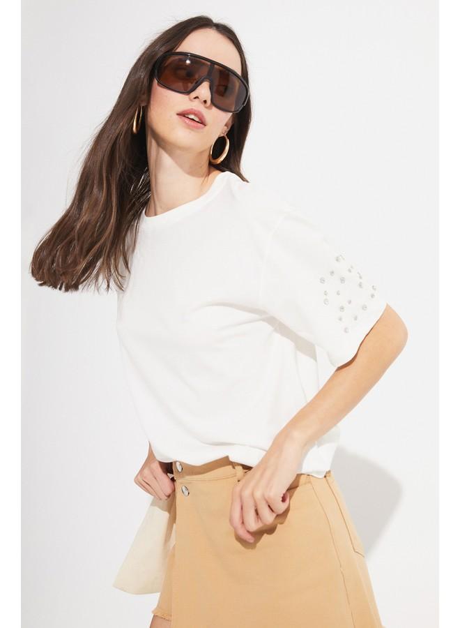 جون تيشيرت نسائي واسع بياقة مستديرة وتفاصيل حجرية من يونيو - Image 1