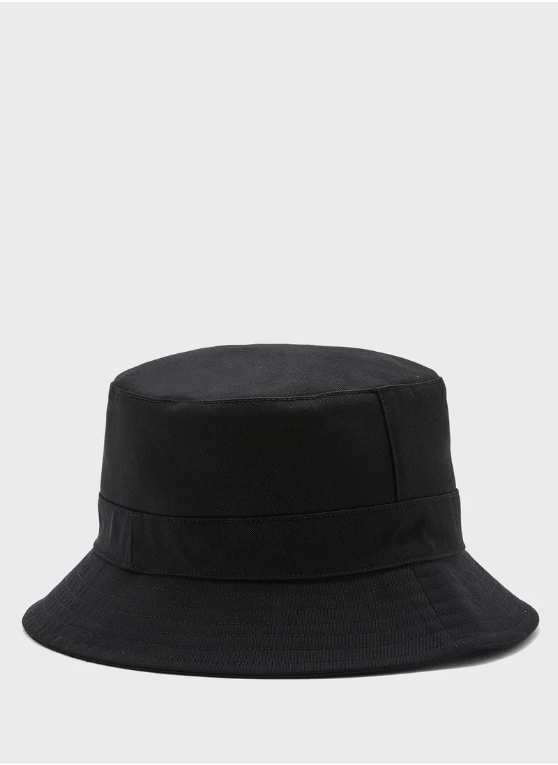 كالفن كلاين Monogram Reversible Bucket Hat